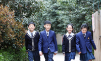 校服之美潤澤童心&mdash;&mdash;河南省七所中小學校陸續開展&ldquo;美的第一課&rdquo;