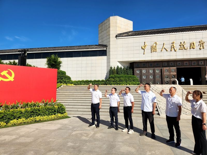 參觀抗日戰爭紀念館照片（李洪川攝） (4).jpg
