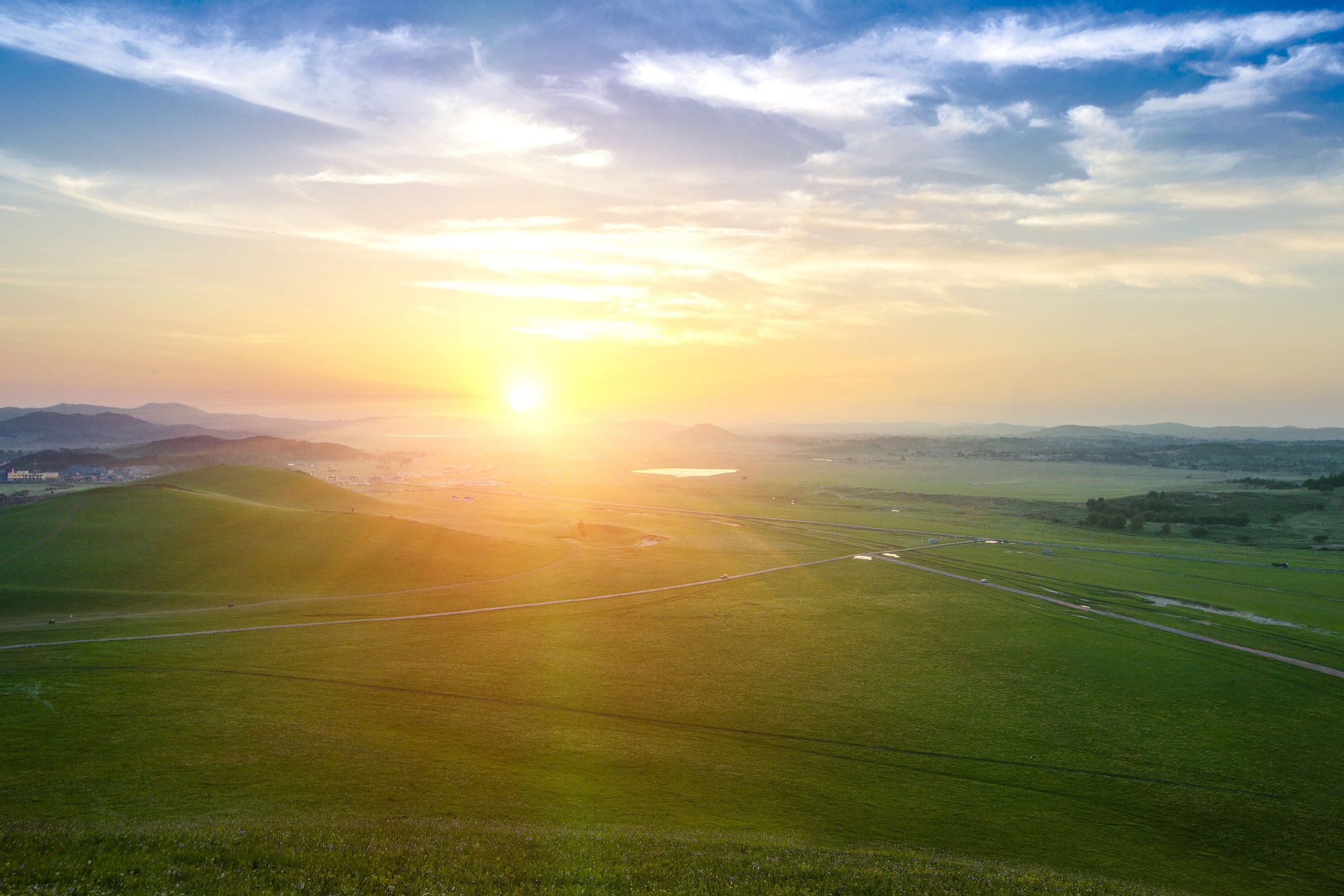 世界地球日，璀璨將至，美的極光套系攜光而來，帶來全新極智感知