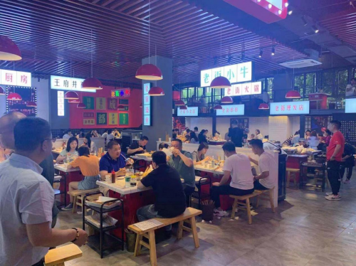 食欲大開(kāi)，老街小牛&mdash;&mdash; 一個(gè)不一樣的火鍋串串店