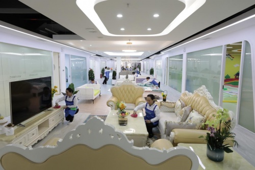 輕喜到家：自營+專業是家政服務的核心競爭力