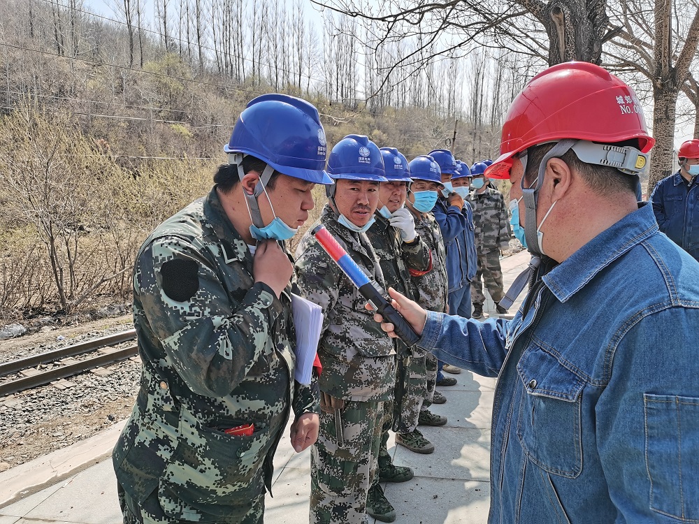 國網吉林白山城郊供電：嵌入中心工作 做實做細監督工作