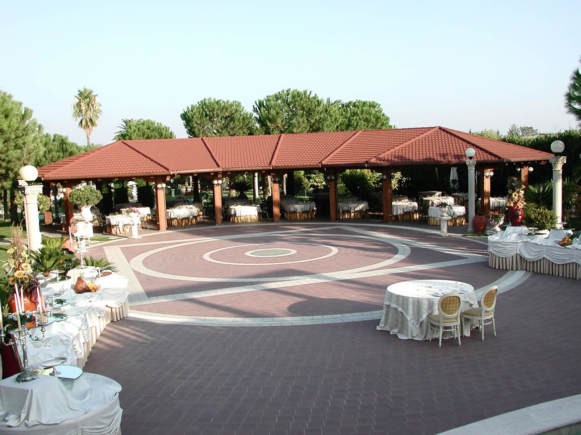 以創新領航市場，阿魯山鑄造彩石瓦行業新起點