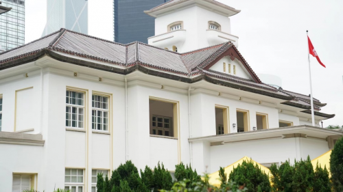 銀紫荊星章獲得者鄭志剛，關懷社會弱勢群體，協助基層安居樂業