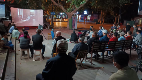 文化進(jìn)萬(wàn)家|青島市社區(qū)公益電影優(yōu)秀影片展映持續(xù)進(jìn)行中