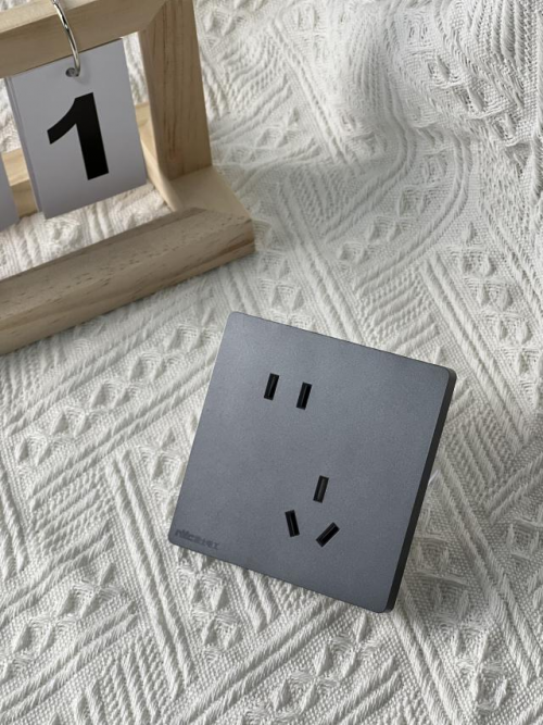 開學事故高發季 NVC雷士電工守護校園用電安全