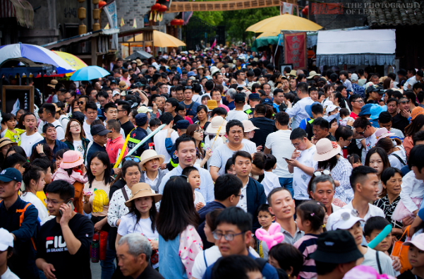 五一宅家追劇，電視應(yīng)該怎么選？