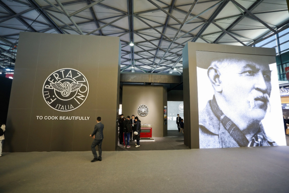 意大利高端廚電品牌Bertazzoni博塔桑尼，優雅首發AWE 2023