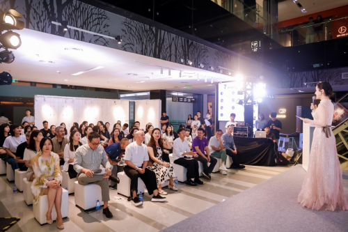 &ldquo;我眼中的世界&rdquo;云南第三空間卓域樓彝族兒童公益畫展拍賣會圓滿舉行