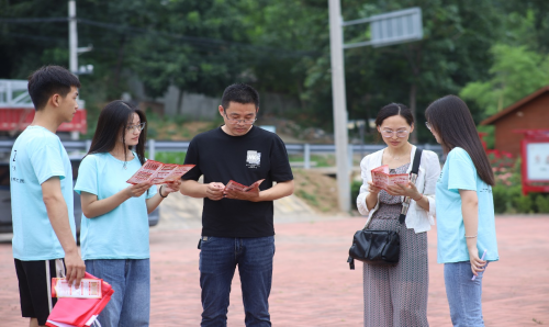 鄭州財(cái)經(jīng)學(xué)院&ldquo;鄭小語&rdquo;雙語宣講實(shí)踐團(tuán)暑期社會(huì)實(shí)踐圓滿結(jié)束