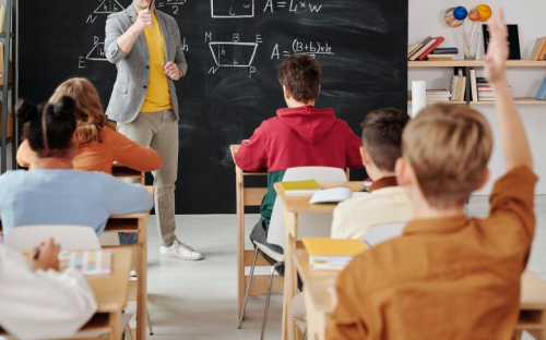 學(xué)生床墊怎么選？東寶床墊護脊護腰