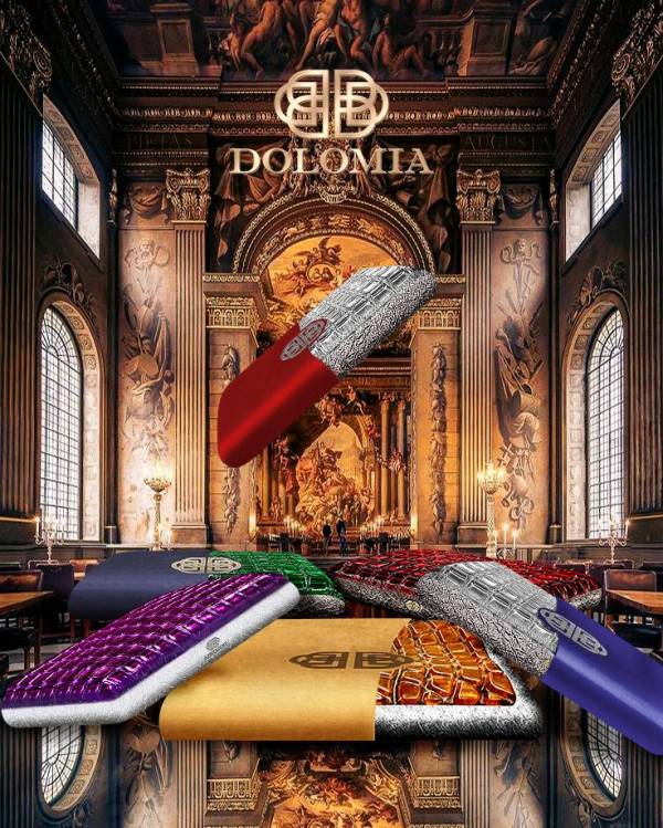 定位高端的枕壇翹楚DOLOMIA，無可比擬的華麗與精致，被視作睡眠界的藝術瑰寶