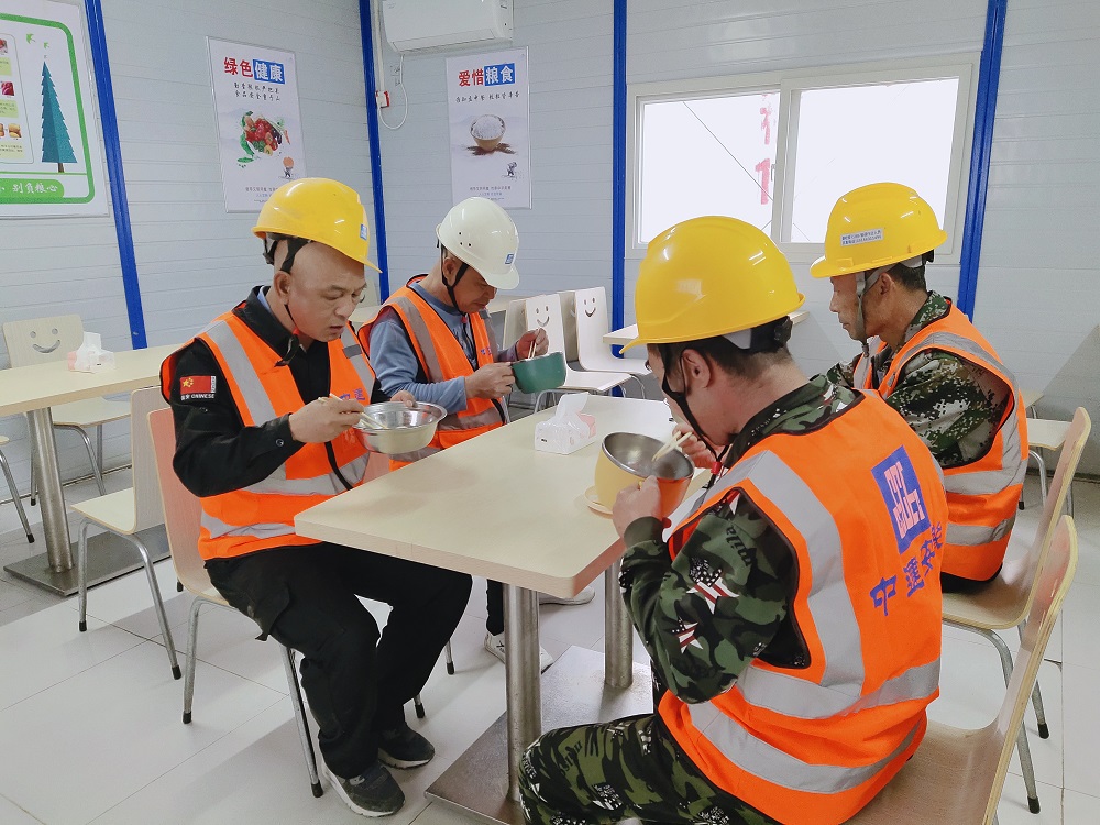 深圳這個(gè)工地上的元宵節(jié)很暖心