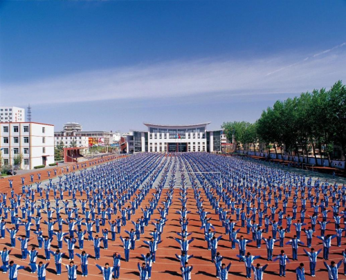 跟風深圳校服：撿了管理&ldquo;懶政&rdquo;，丟了審美，漠視學生