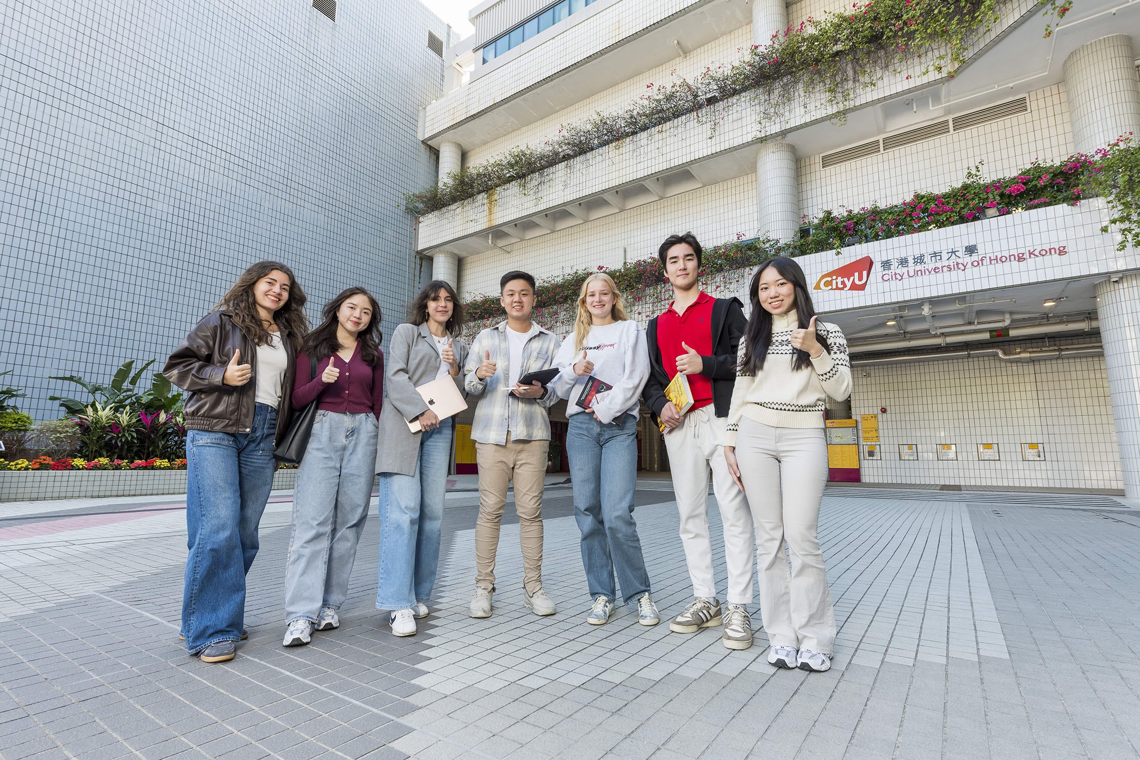 港城大MBA畢業生就業成果榮膺亞洲第一！精準助力學生應對就業市場挑戰